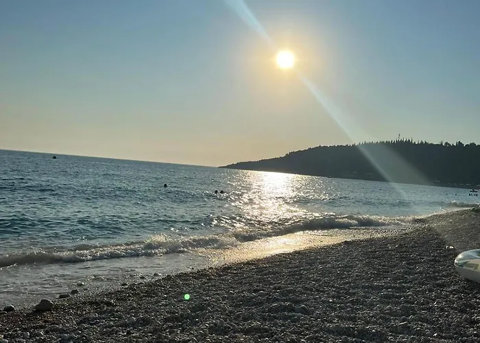Luris * Himara